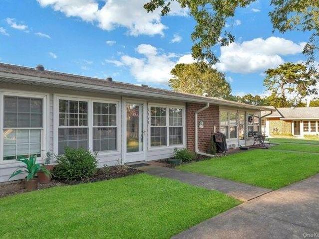 Condo for sale in Centereach, New York