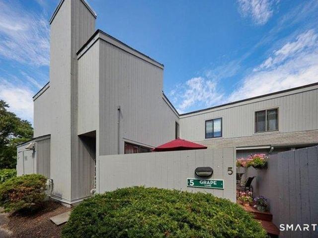Condo for sale in Ridgefield, Western Connecticut Planning Region