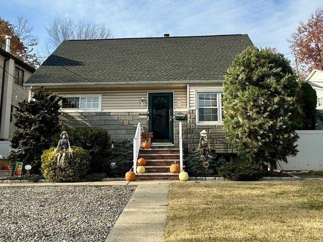 House for sale in Ridgefield, New Jersey