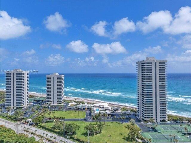 Condo for sale in Riviera Beach, Florida