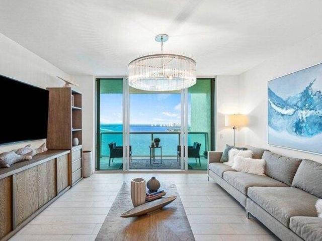Condo for sale in Riviera Beach, Florida