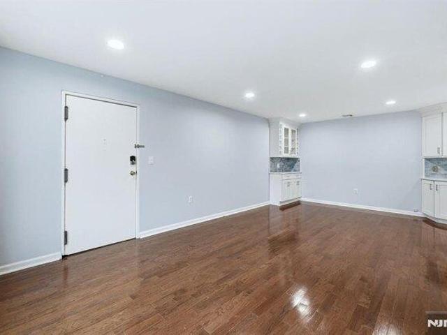 Condo for sale in Rutherford, New Jersey