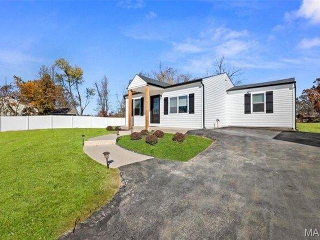 House for sale in Saint Charles, Missouri