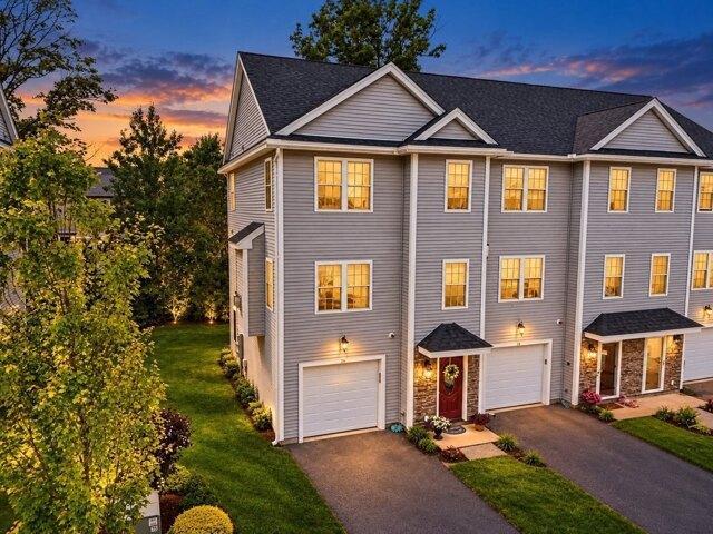 Condo for sale in Salisbury, Essex County