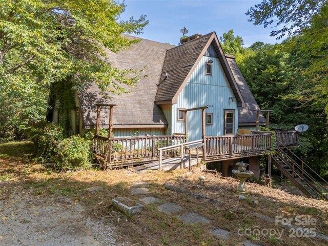 House for sale in Saluda
