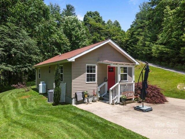House for sale in Saluda