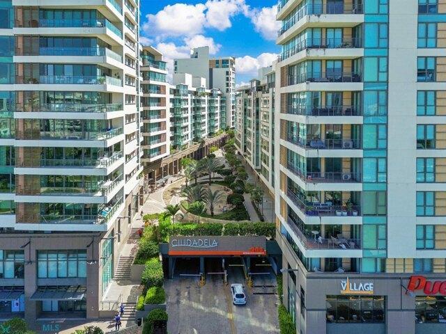 Condo for sale in San Juan