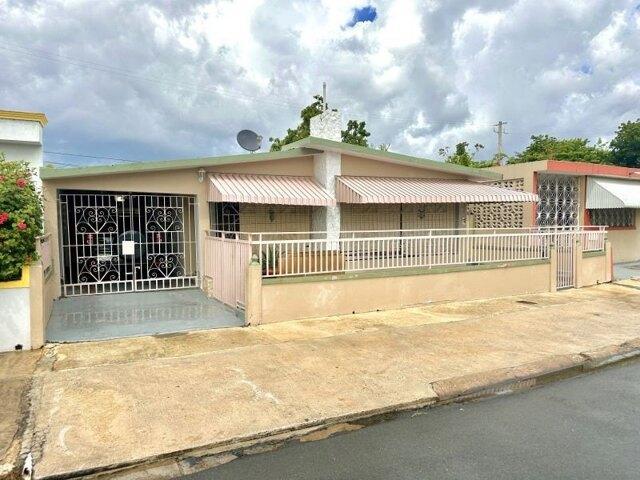 House for sale in San Juan