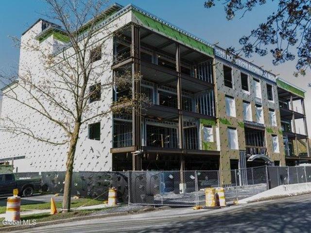 Condo for sale in Saratoga Springs