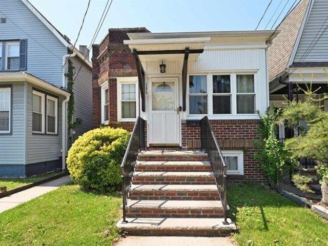 House for sale in Hudson, New Jersey