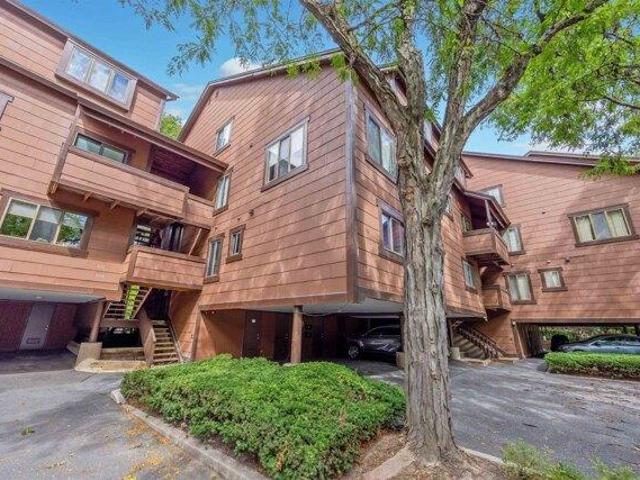 Condo for sale in Harmon Cove, Secaucus