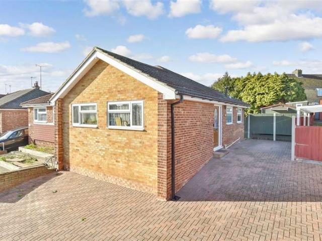 Farm for sale in Snipeshill, Oad Street