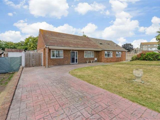 Farm for sale in Hoo St Werburgh