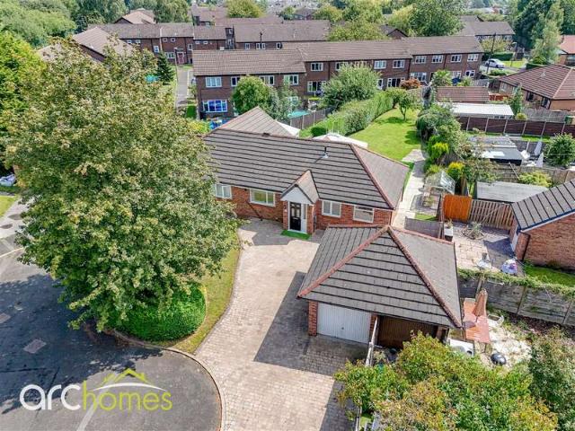 Farm for sale in Daisy Hill, Westhoughton