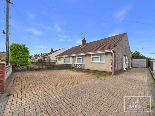 Farm for sale in Llantrisant, Beddau