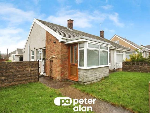 Farm for sale in Maesycwmmer, Wales