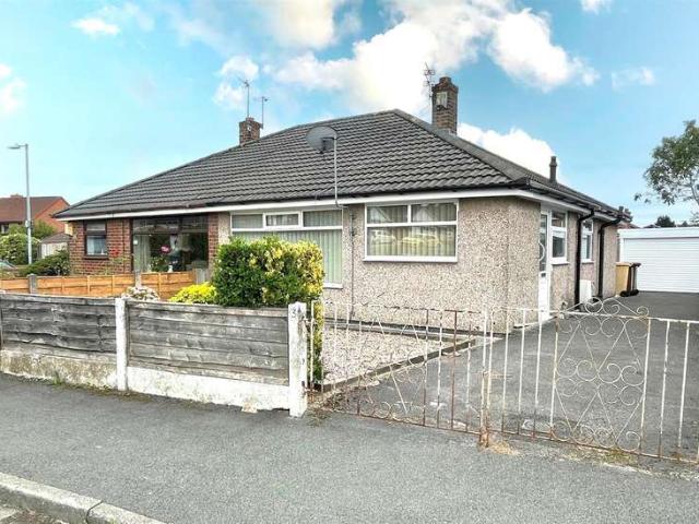 Farm for sale in Daisy Hill, Westhoughton