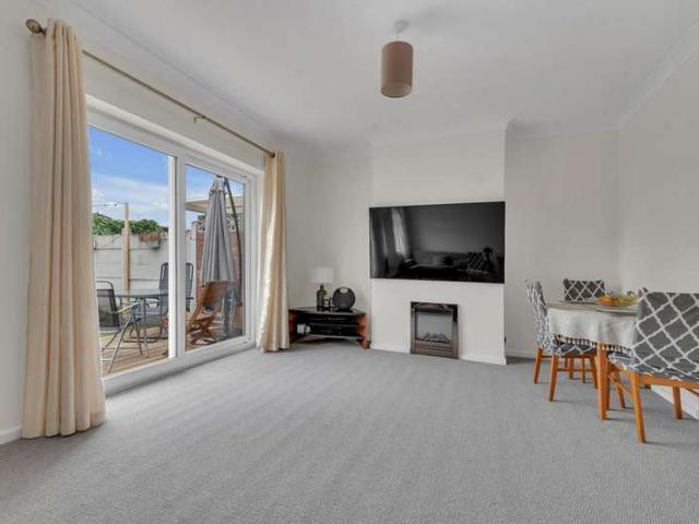 Farm for sale in West Bedfont, Lower Halliford