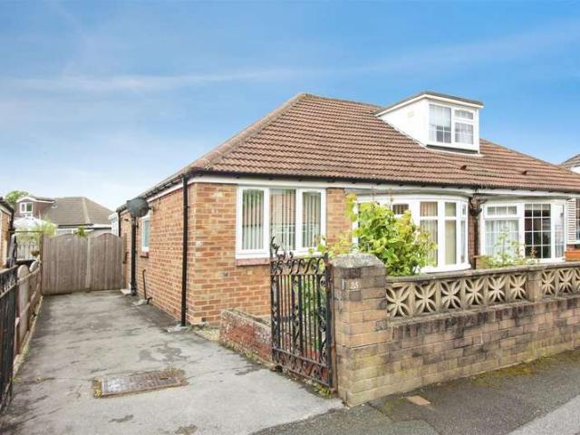 Farm for sale in Whitkirk, Austhorpe