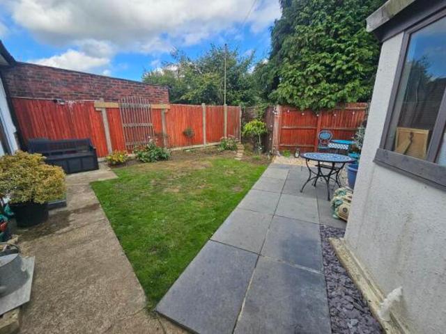 Bungalow for rent in Midway, Kent