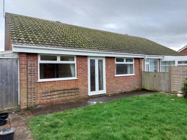 Bungalow for rent in Dymchurch, Folkestone and Hythe