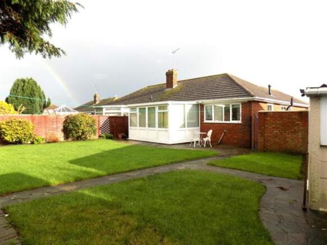 Bungalow for rent in Upton, Acol