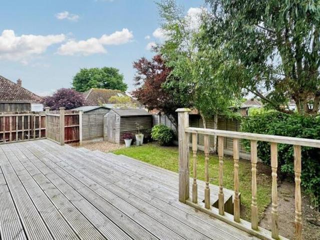 Bungalow for rent in West Dumpton, Acol