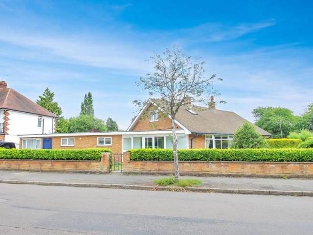 Bungalow for sale in Hillmorton Paddox, New Bilton