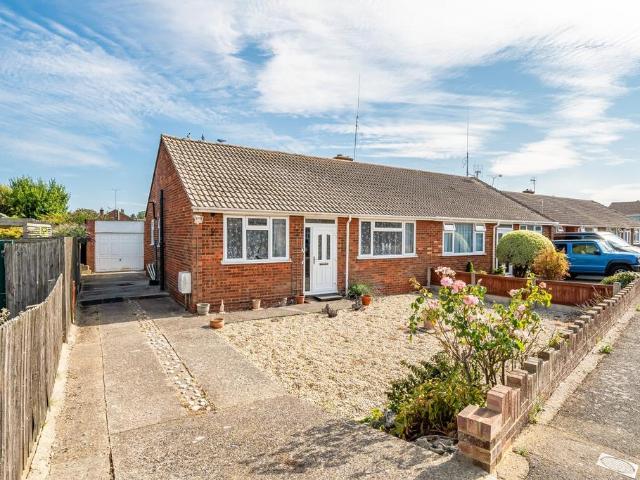Bungalow for sale in Sandwich, Ash