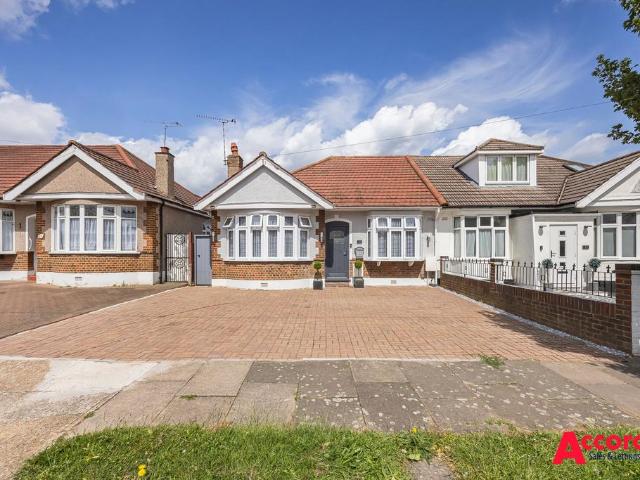 Bungalow for sale in Collier Row, Greater London