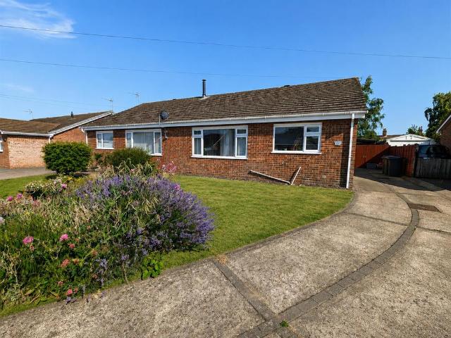 Bungalow for sale in Redenhall with Harleston, Burgh St Peter