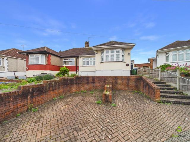 Bungalow for sale in Upper Belvedere, Greater London
