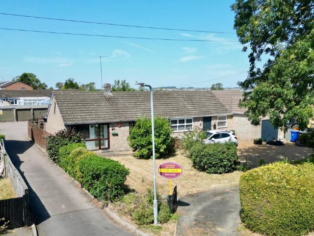Bungalow for sale in Rothersthorpe, Northamptonshire