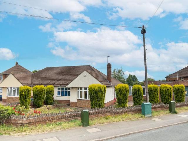 Bungalow for sale in Burrow's Bush, Wellingborough