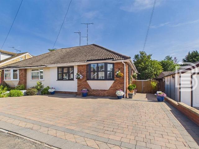 Bungalow for sale in New Bilton, Warwickshire