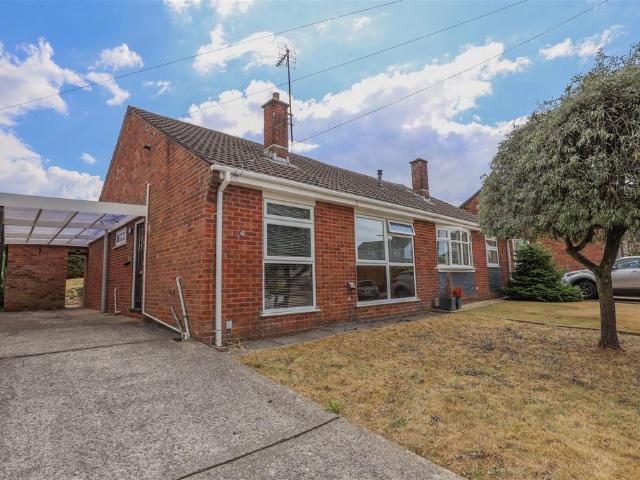 Bungalow for sale in Brynsadler, Wales
