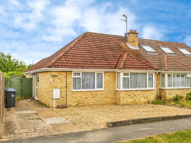 Bungalow for sale in Perryfields, West Sussex