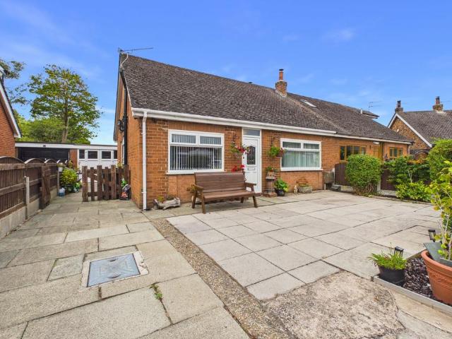 Bungalow for sale in Roby Mill, Lancashire
