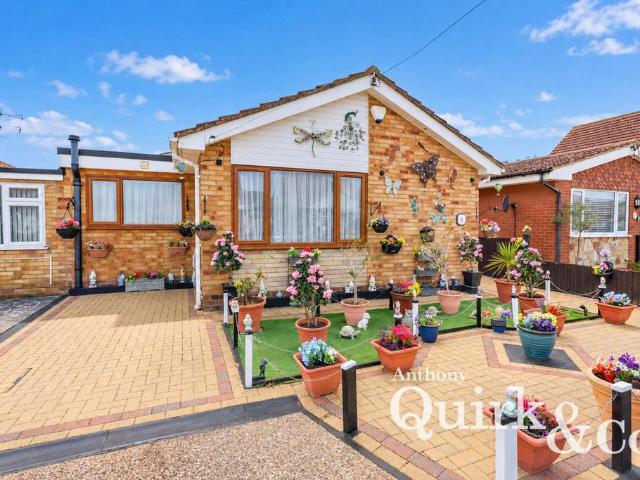 Bungalow for sale in Canvey Island, Castle Point