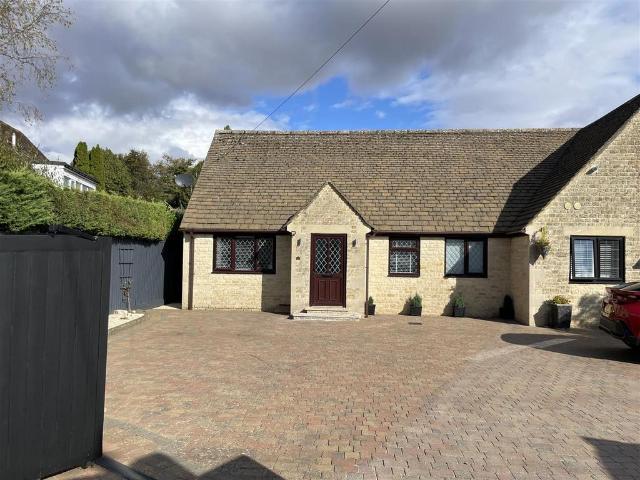 Bungalow for sale in Bourton-on-the-Water, Cotswold