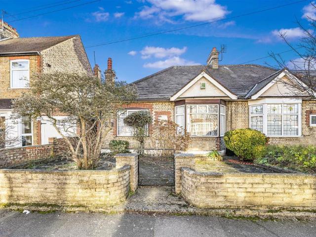 Bungalow for sale in South Chingford, Greater London