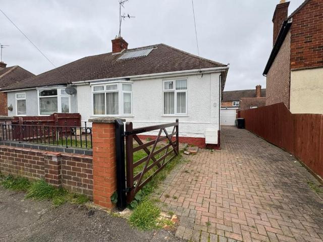 Bungalow for sale in Rushden