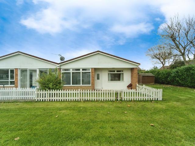 Bungalow for sale in St Anthony's Hill, Eastbourne