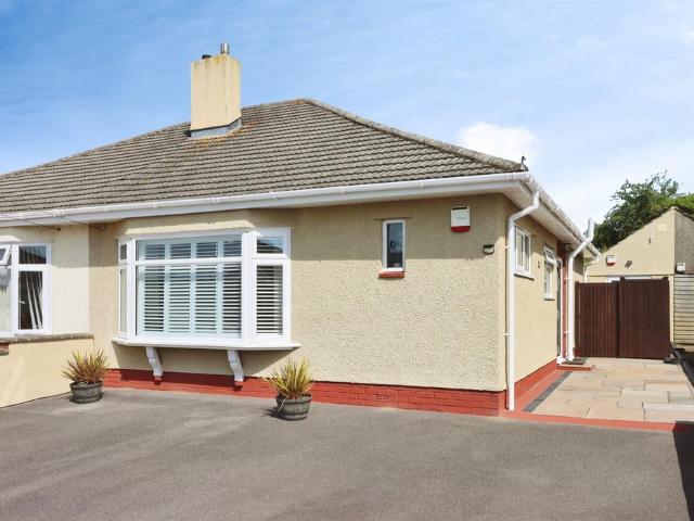 Bungalow for sale in Feckenham, City Of Bristol