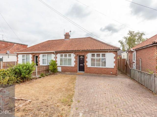 Bungalow for sale in Crostwick, Norfolk