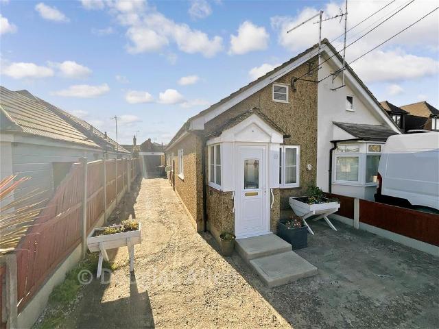 Bungalow for sale in Wickford