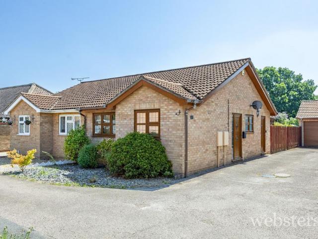 Bungalow for sale in Crostwick, Norfolk