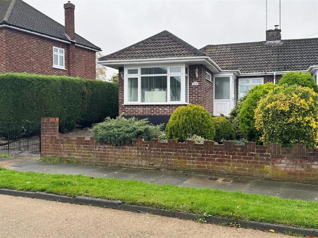 Bungalow for sale in Alton Barnes, Essex