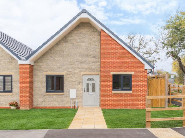 Bungalow for sale in Kingsdown, Swindon