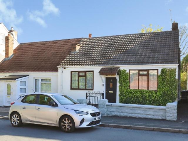 Bungalow for sale in Old Heath, Bilston